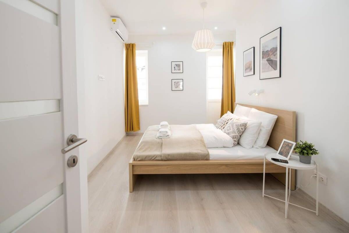 Trendy Central Apartment At Castle Budapest Luaran gambar
