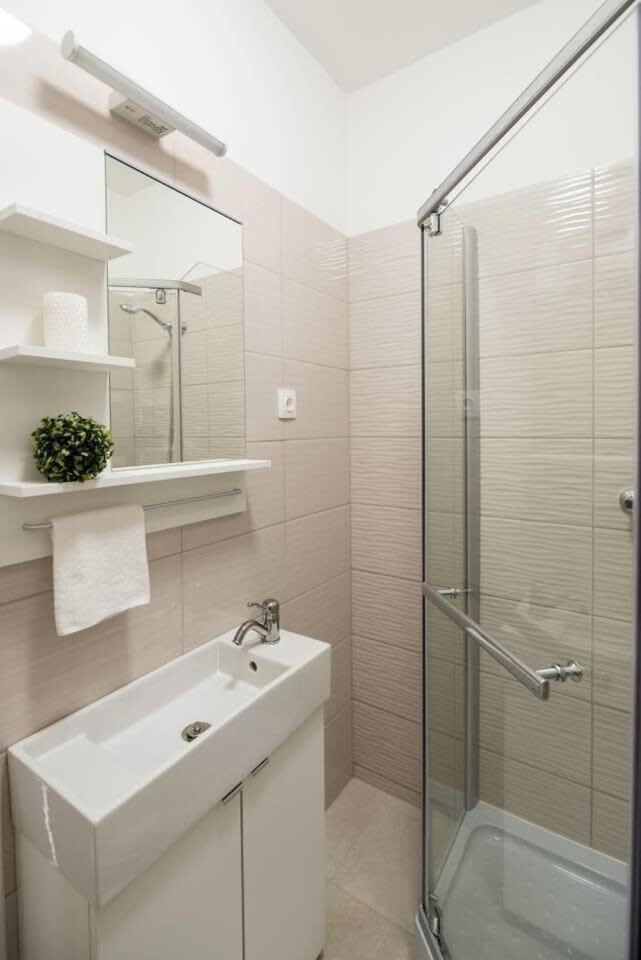 Trendy Central Apartment At Castle Budapest Luaran gambar