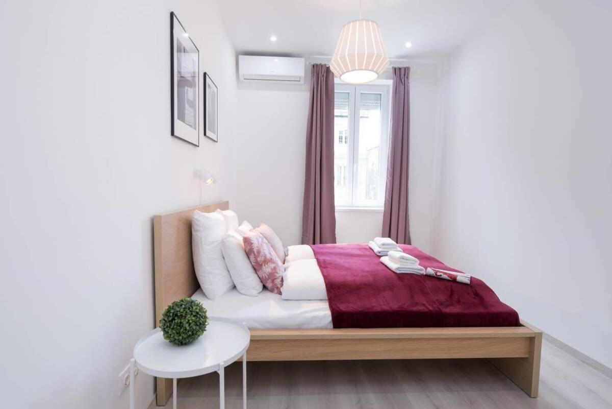 Trendy Central Apartment At Castle Budapest Luaran gambar