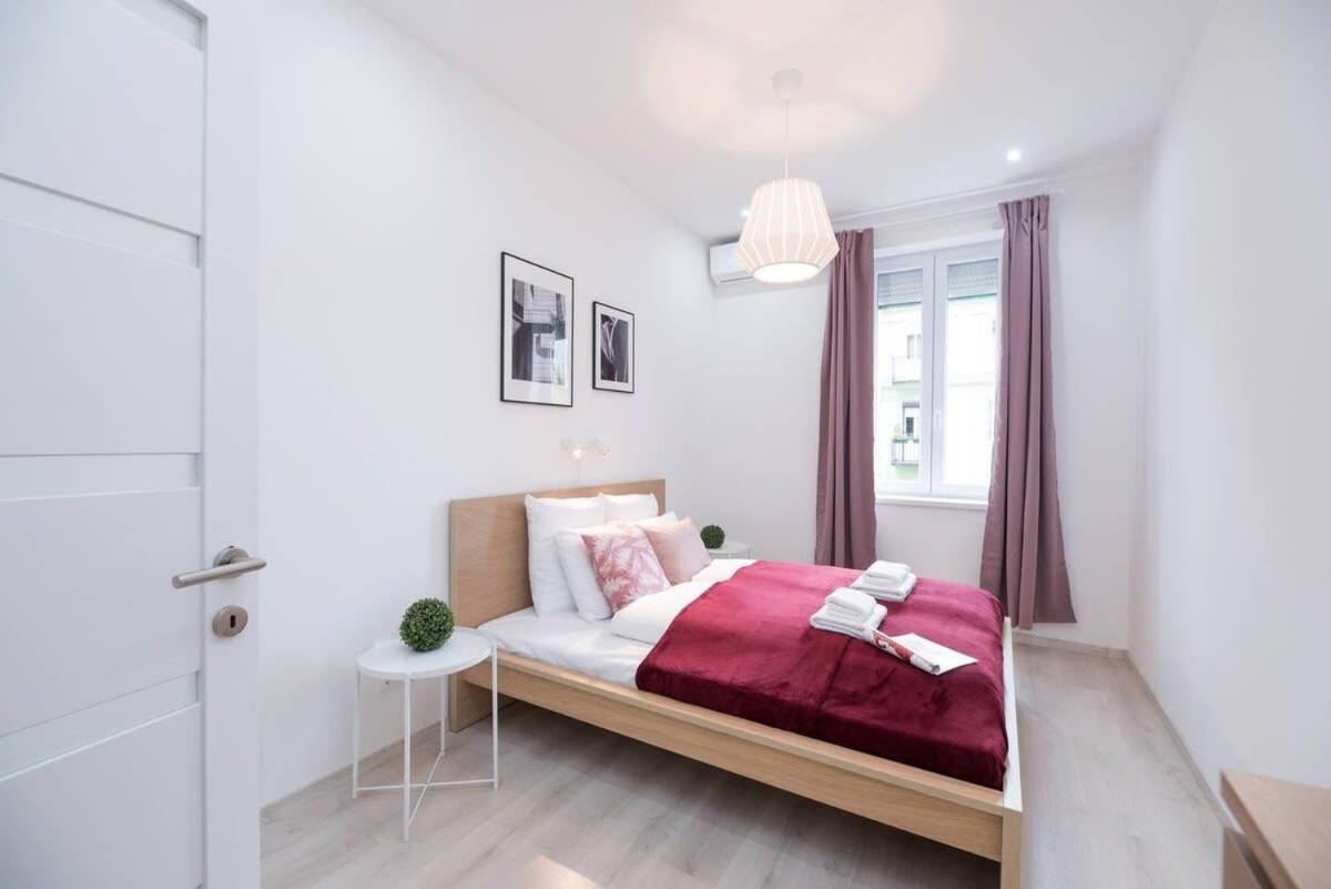 Trendy Central Apartment At Castle Budapest Luaran gambar