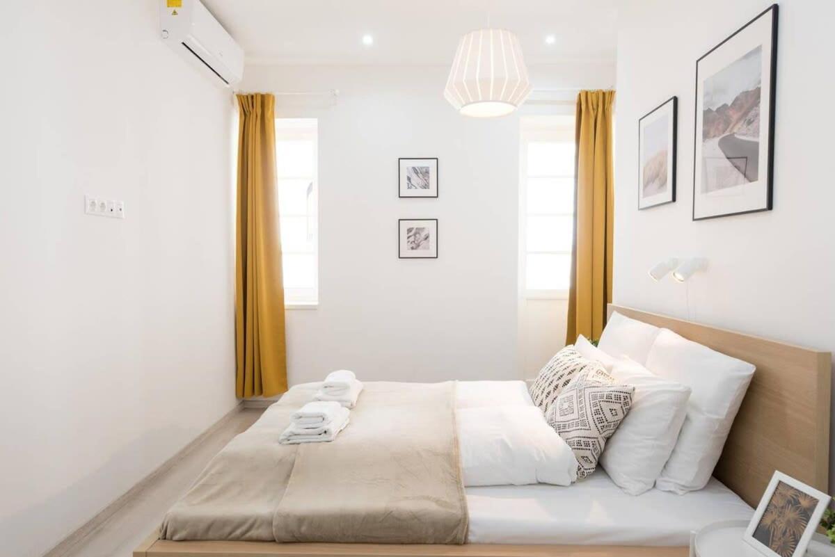 Trendy Central Apartment At Castle Budapest Luaran gambar